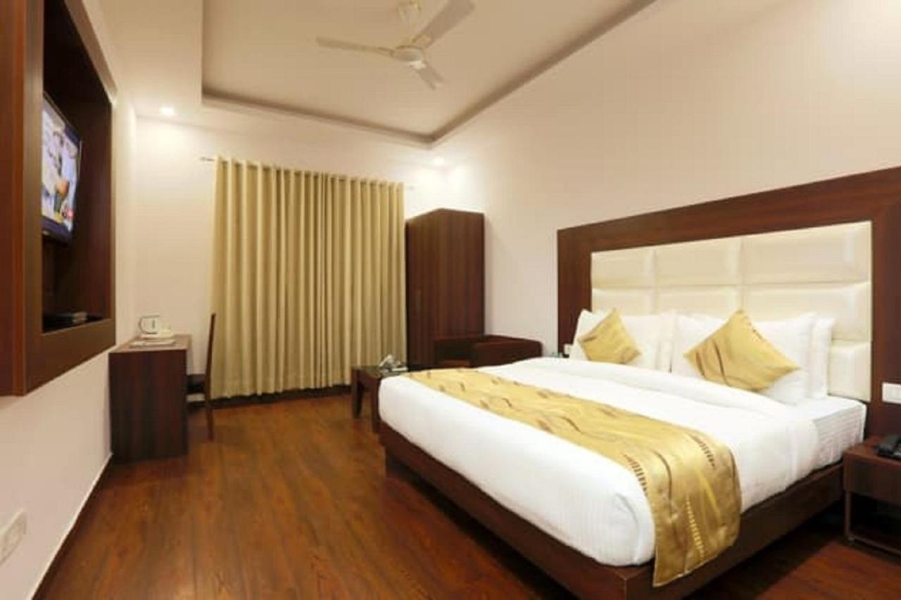 Hotel The Westend Green Neu-Delhi Exterior foto